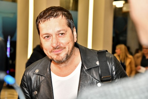 MALO KO ZNA KOLIKO ACO PEJOVIĆ IMA GODINA Pevač danas slavi rođendan, progovorio o tome da li bi zatezao lice: "Biću prvi pacijent ćerki"