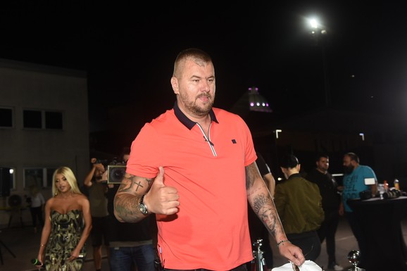 "ZATVARALI SU GA U PODRUME ZBOG DUGOVA" Bivša devojka od Janjuša iznela šok detalje: "Dala sam mu 15.000 evra"