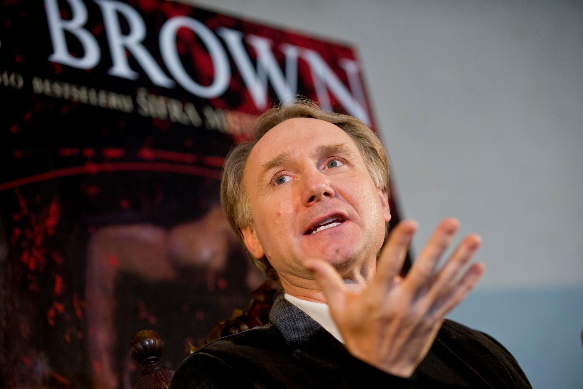 Americký spisovateľ Dan Brown.