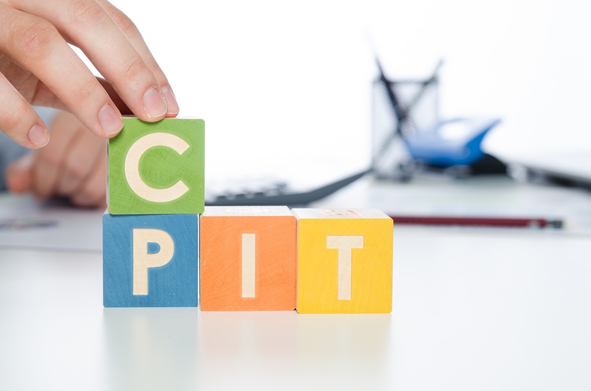 PIT, CIT, podatki /shutterstock