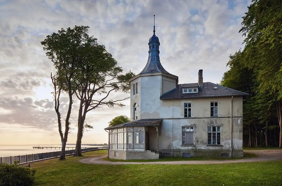 Willa Alexandrinen Cottage powstała w 1841 r. na fali mody na budowanie sanatoriów i prywatnych posiadłości nad Bałtykiem i Morzem Północnym