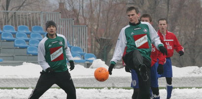 Magiera wyrzucił śmieci z głowy