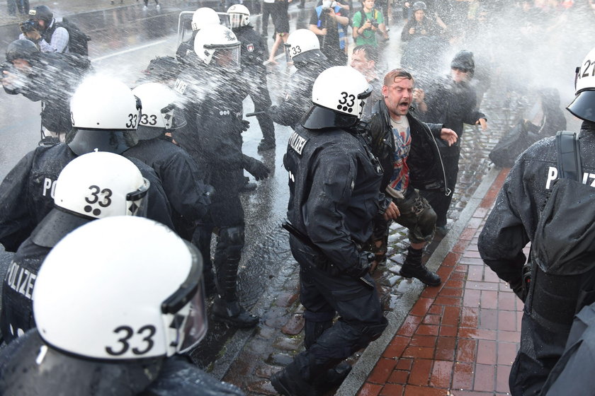 "Witamy w piekle". Starcia policji z demonstrantami przed szczytem G20 w Hamburgu