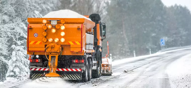 Ponad 2,4 tys. pojazdów zimowego utrzymania na drogach krajowych