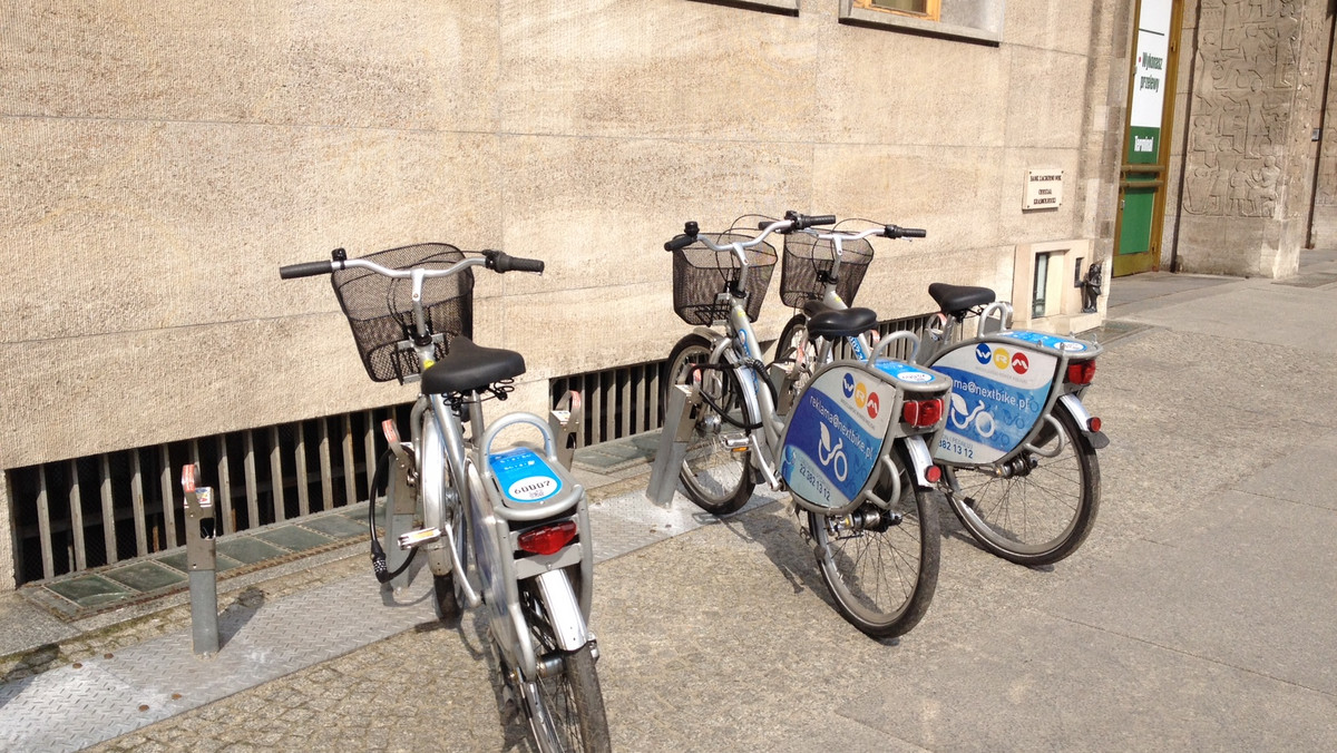 Gmina Wrocław chce pozbyć się jednośladów, automatów do wypożyczeń i stojaków, z których do tej pory korzystali użytkownicy Wrocławskiego Roweru Miejskiego. Własny sprzęt miasto wyceniło na prawie 70 tysięcy złotych. Oferty można składać do 23 stycznia.