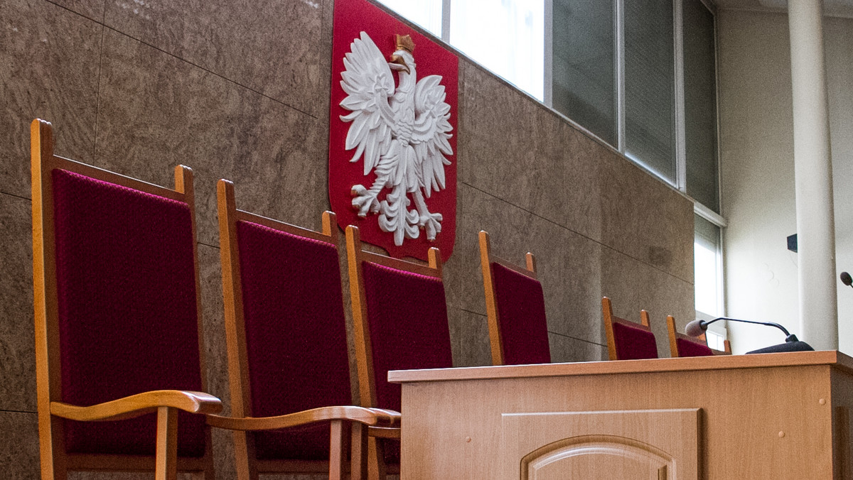 Sąd Okręgowy w Gdańsku zdecydował, że pozew zbiorowy przeciwko Amber Gold jest niedopuszczalny prawnie. Proces przeciwko parabankowi chciało wytoczyć 900 poszkodowanych klientów.