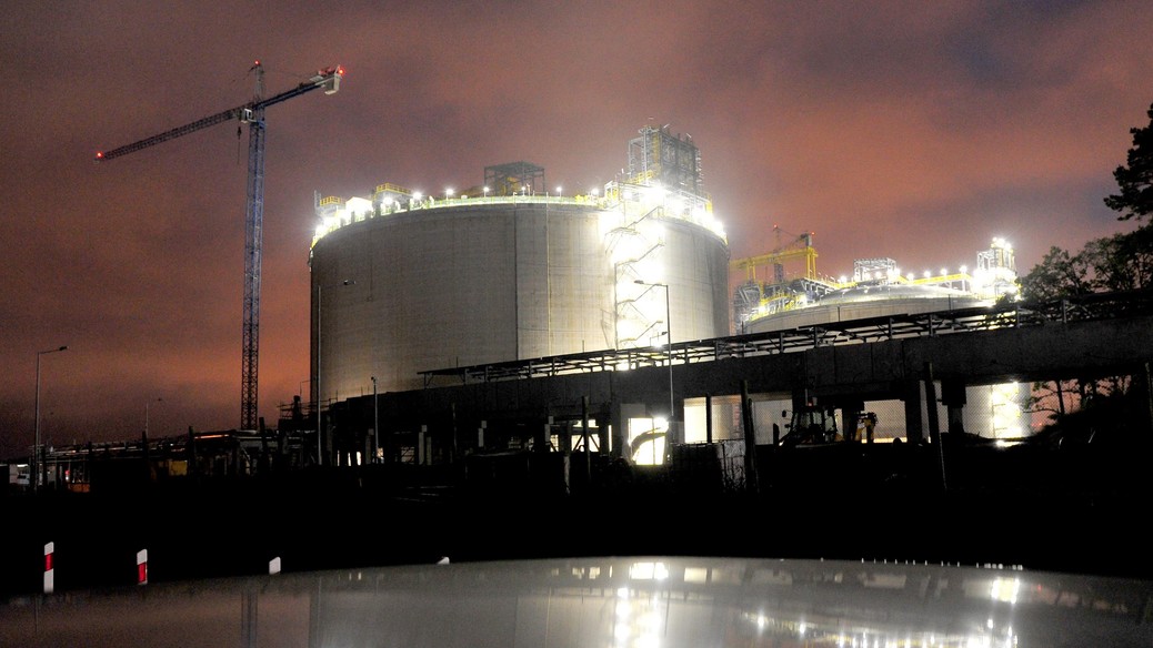 Świnoujście, 13.09.2014. Trwa budowa terminalu LNG (skroplonego gazu ziemnego), popularnie określanego jako gazoport. Terminal ma być oddany do użytku w 2015 r. 