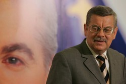 Nałęcz: Platforma nie chce żyć w trójkącie z Glińskim