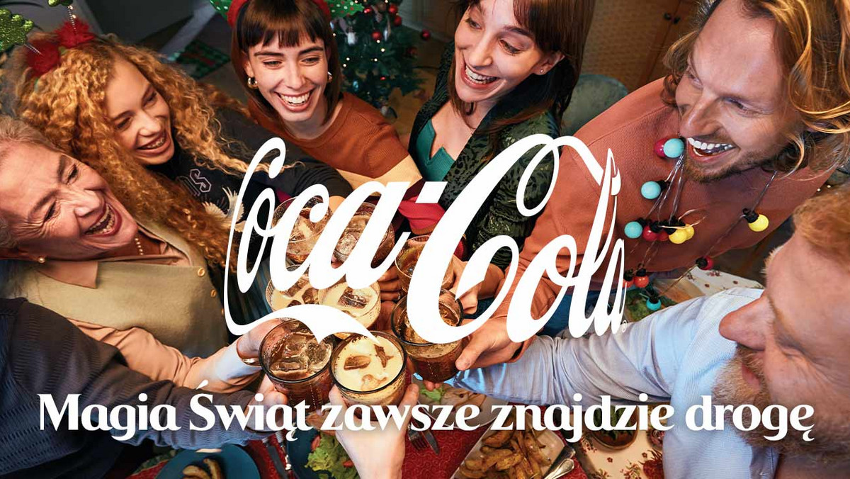 Mija już prawie 30 lat, odkąd Coca-Cola do swojej kampanii świątecznej wprowadziła, jedyne w swoim rodzaju, czerwone ciężarówki. Od tamtej pory marka na stałe wpisała się w świąteczną wizję, wprowadzając mieszkańców mniejszych i większych miast w magiczny nastrój. W tym roku kultowe ciężarówki odwiedzą dziesięć miejscowości, aby zapewnić odwiedzającym moc atrakcji. Wyznaczonymi już lokalizacjami są Płock, Bydgoszcz, Gdańsk, Rybnik, Kraków, Kielce, Łódź, Poznań oraz Ostrów Wielkopolski. Ostatnia, dziesiąta, zostanie wyłoniona przez samych konsumentów w ramach głosowania w aplikacji Coca-Cola.