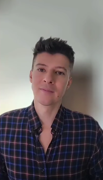 Moderátor Rasťo Iliev.