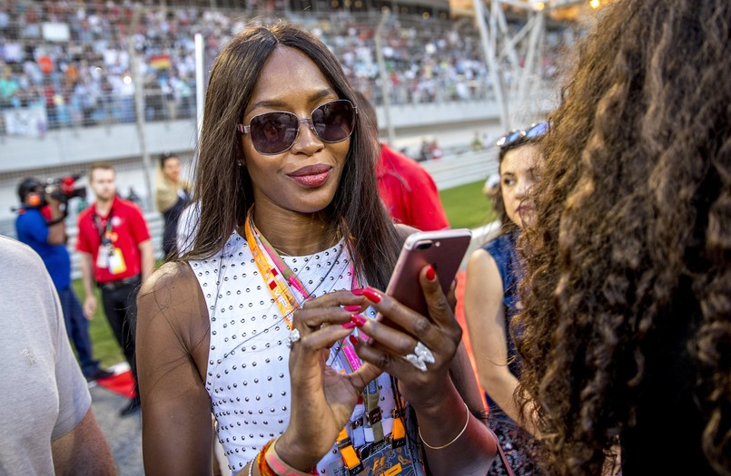 Dla niej czas się zatrzymał. Naomi Campbell mimo 46 lat nadal zachwyca urodą