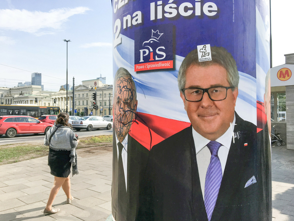 PiS przegrywa spór o banery Ryszarda Czarneckiego. Zapłaci blisko 100 tys. zł kary