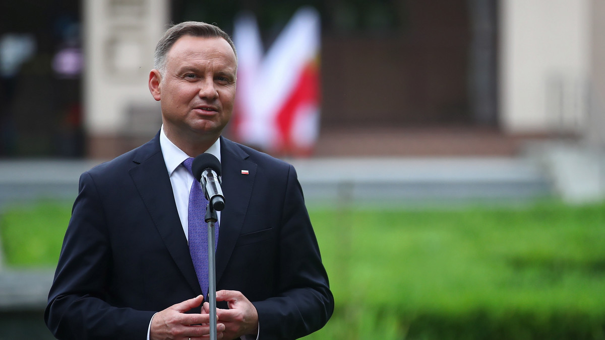 Koronawirus. Duda podpisał "tarczę 4.0". Karnista komentuje