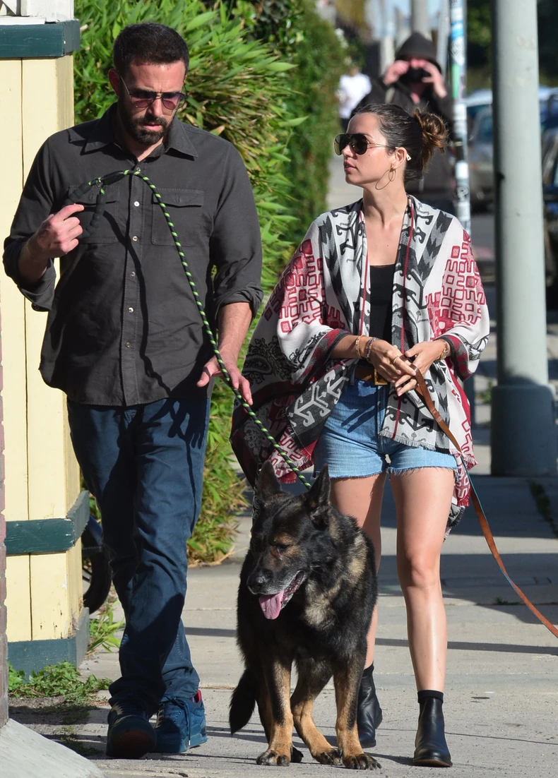 Ben Aflek sa novom devojkom