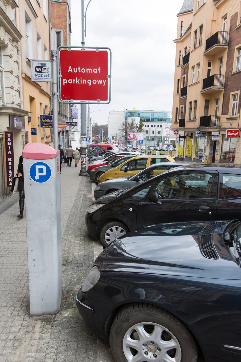 Komunikacja jak w weekend, a strefa działa normalnie