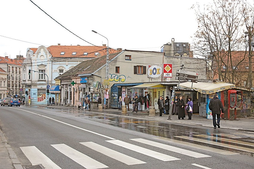 Na mestu gde se nalazila kuća u kojoj je detinjstvo proveo Branko Radičević, danas se nalazi stajalište gradskog prevoza