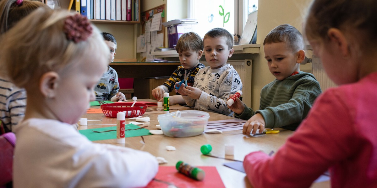 Materiały plastyczne nie powinny być kosztem rodziców przedszkolaków.