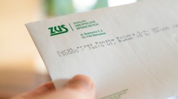 zus sięga po zaległe składki sprzed lat. brak wykreślenia może kosztow