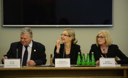 Pierwsi świadkowie i pierwsze kłopoty. Komisja śledcza ds. Amber Gold wystąpiła o usprawiedliwienie nieobecności