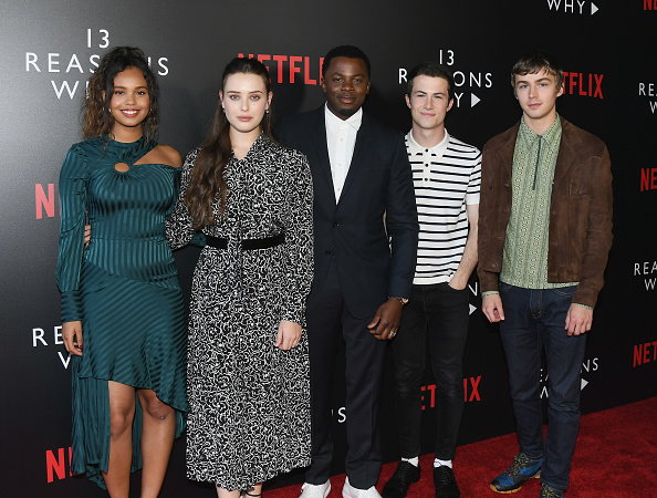 Alisha Boe, Katherine Langford, Derek Luke, Dylan Minnette i Miles Heizer 