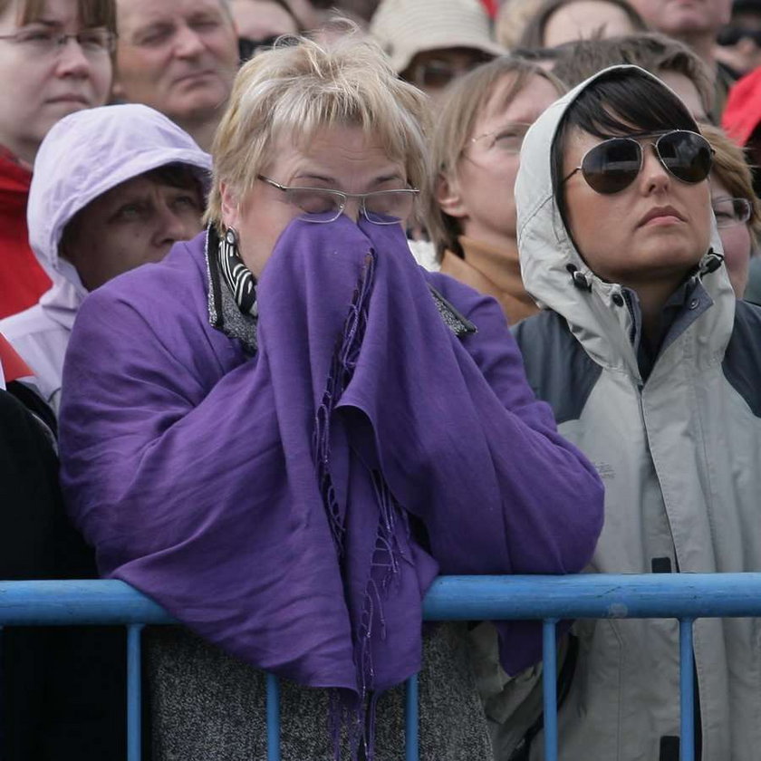 plac Piłsudksiego, żałoba, Warszawa, katastrofa, śmierć prezydenta, Lech Kaczyński, msza