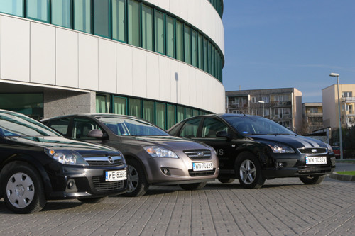 Kia Ceed, Opel Astra, Ford Focus - Dwa niszczyciele i stawiacz min