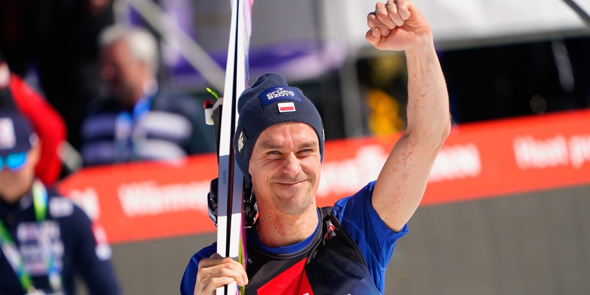 Piotr Żyła na podium w Planicy.