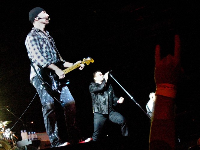 U2