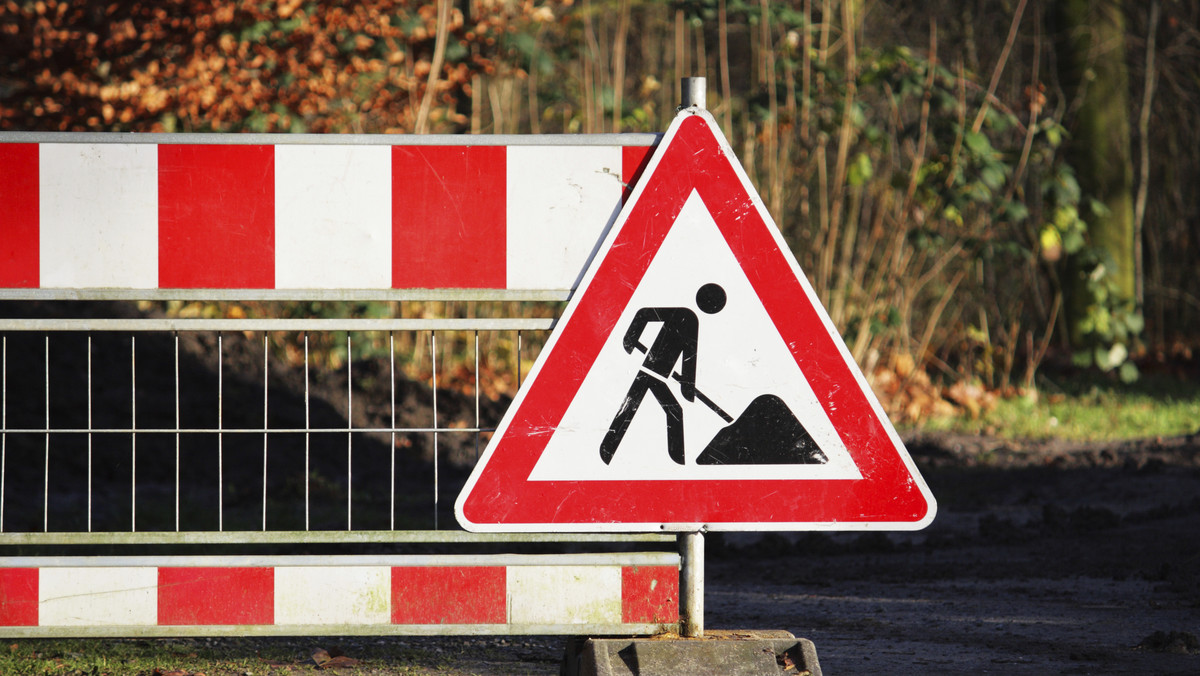 2017 roku zostanie oddana do użytku obwodnica Oświęcimia. Dzięki 5-kilometrowej drodze poprawi się dojazd do miasta z autostrady A4 oraz skomunikowanie działającej tam Strefy Aktywności Gospodarczej. Wartość inwestycji wynosi 119 mln zł.