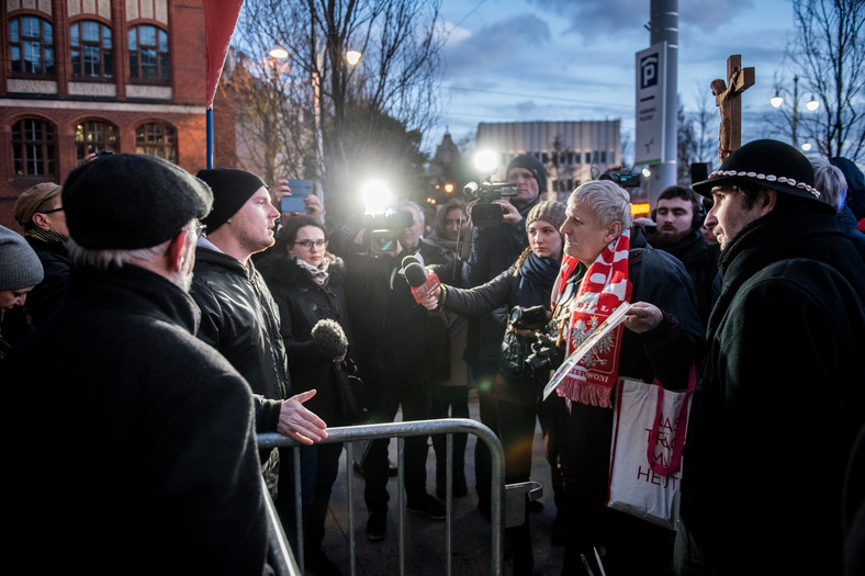 Protest przeciwko wystawie Mariny Abramović