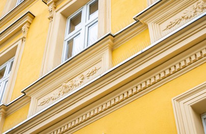 Żeromskiego 5 – od sztukaterii po budki lęgowe