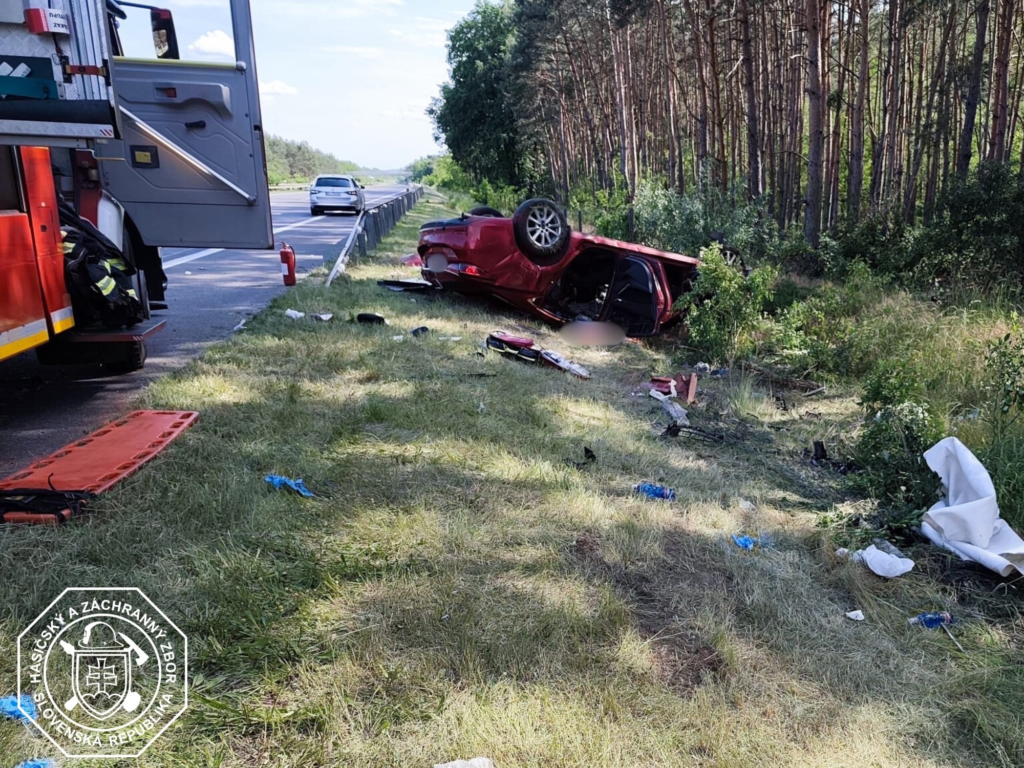 Na diaľnici došlo k autonehode.