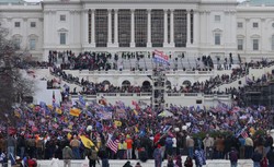 Pieniądze w zamian za informacje o szturmie na Kapitol. FBI wyznaczyło NAGRODY