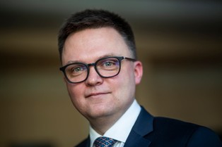 Najnowszy sondaż polityczny. Hołownia mógłby liczyć na więcej głosów niż KO