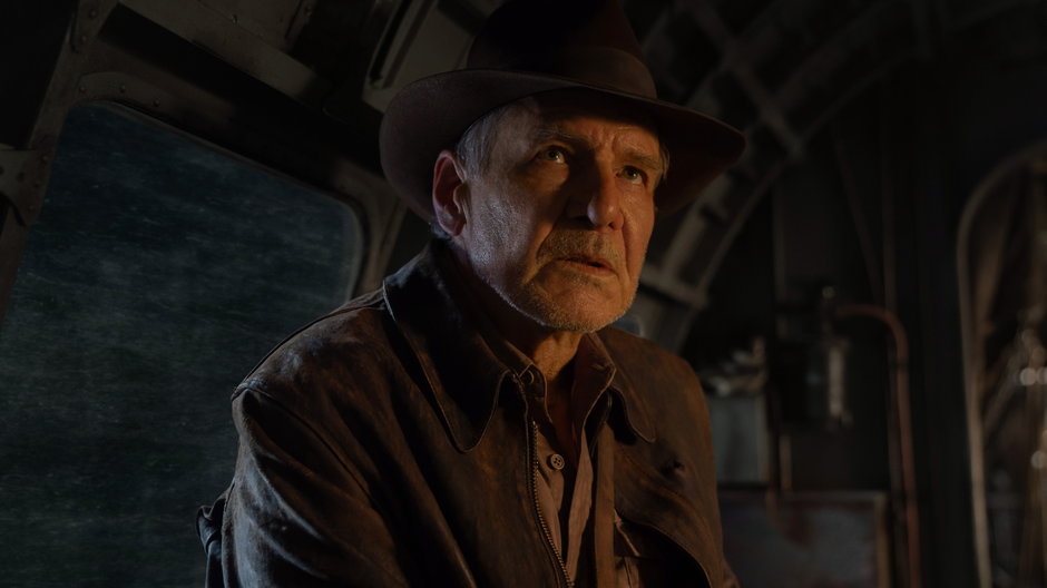 Harrison Ford w filmie "Indiana Jones i artefakt przeznaczenia"