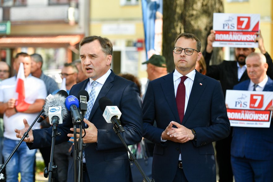 Zbigniew Ziobro i Marcin Romanowski w czasie kampanii wyborczej do parlamentu. Krasnystaw, 22.09.2023.