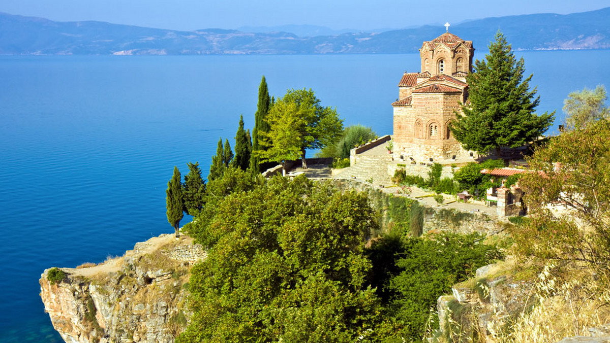 Ochryda to jedno z najbardziej uduchowionych miejsc na Bałkanach, w dodatku położone nad krystalicznie czystym, najstarszym w Europie jeziorem.