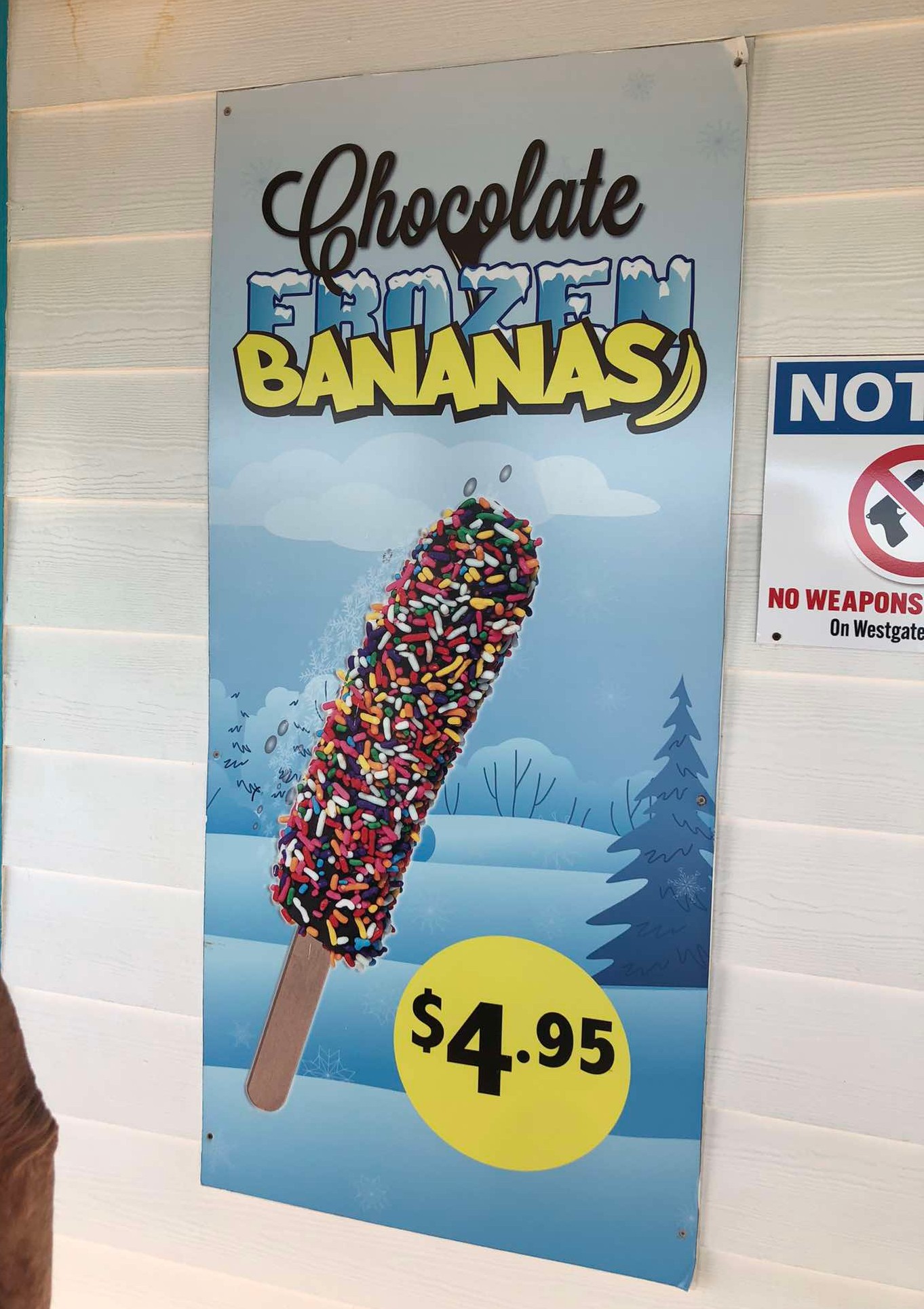 Cena mrazeného banánu na Cocoa Beach na Floride.