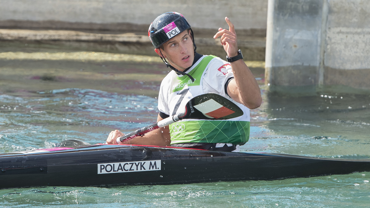 W Polsce zima w pełni, tymczasem Mateusz Polaczyk, dwukrotny medalista ostatnich mistrzostw świata w kajakarstwie górskim, a także czwarty zawodnik igrzysk olimpijskich w Londynie, trenuje w Zjednoczonych Emiratach Arabskich.