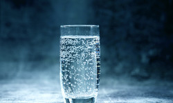 Woda sodowa - właściwości, przeciwwskazania i wpływ na zdrowie