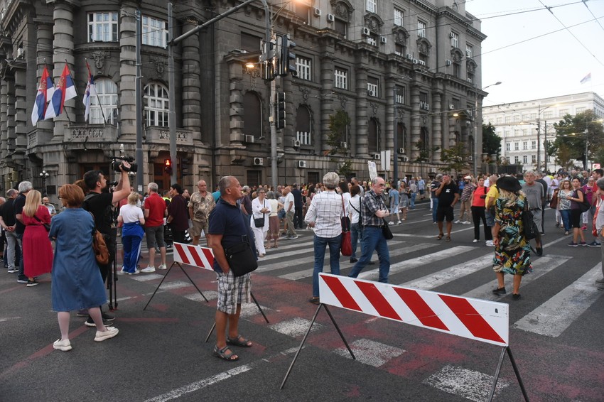 Za saobraćaj su zatvorene Nemanjina i Kneza Miloša
