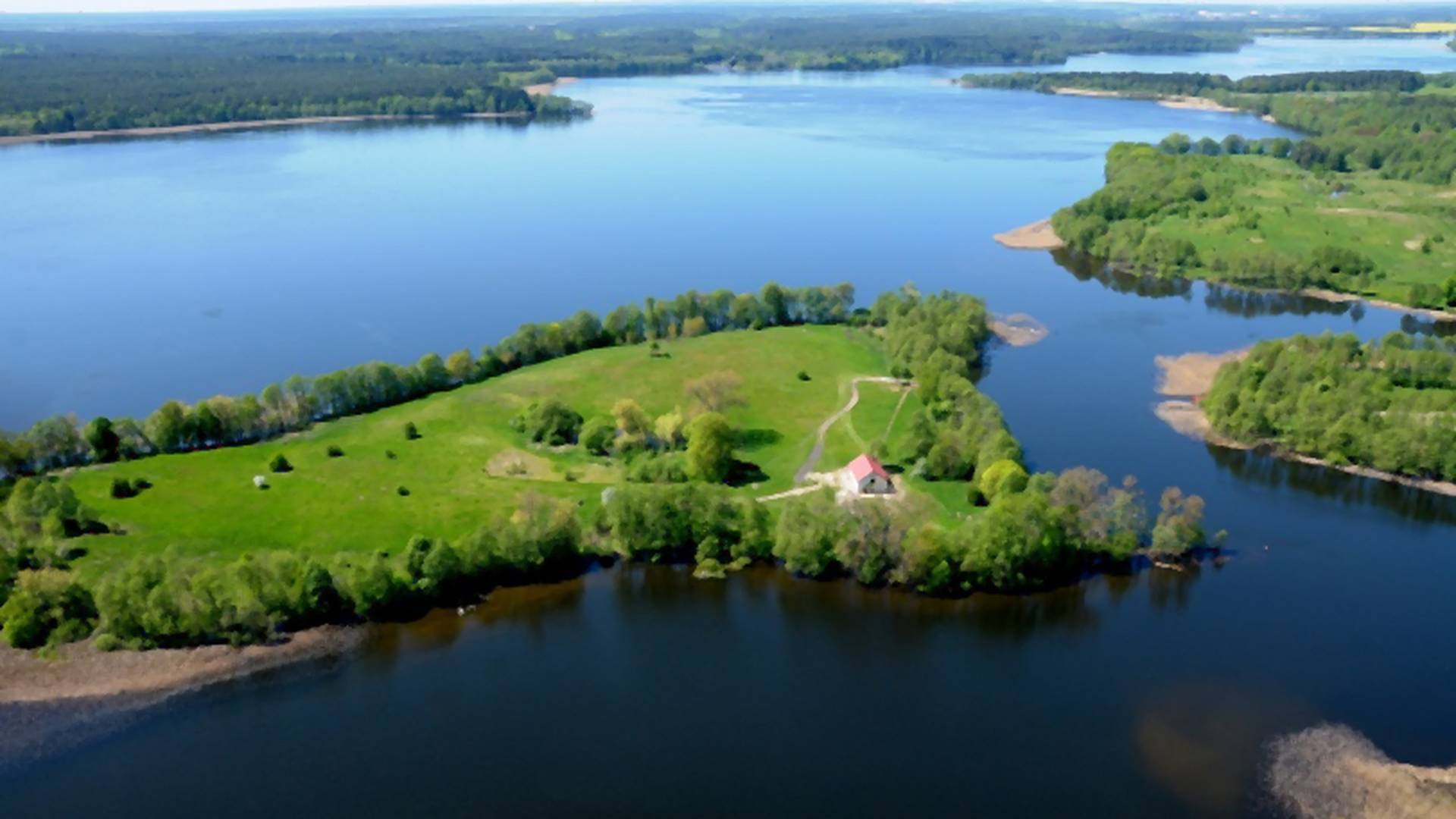 Top 7 bajecznych i najczystszych jezior w Polsce, nad którymi odpoczniesz od zgiełku