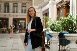 Ta spódnica to hit sezonu. Sprawdź, gdzie ją kupić i jak wygląda