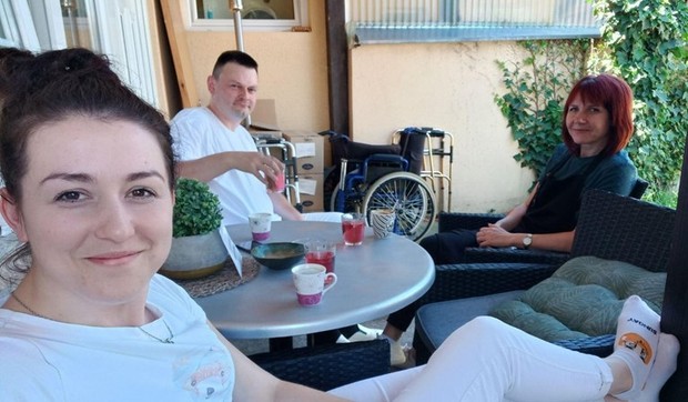 Damir Fijala sa koleginicama pije kafu samo sat vremena pre masakra