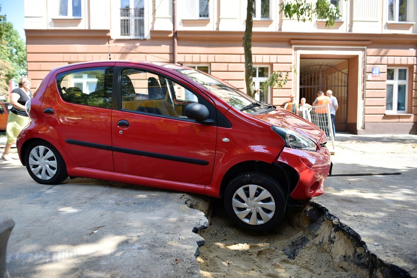 Samochód wjechał w wykop