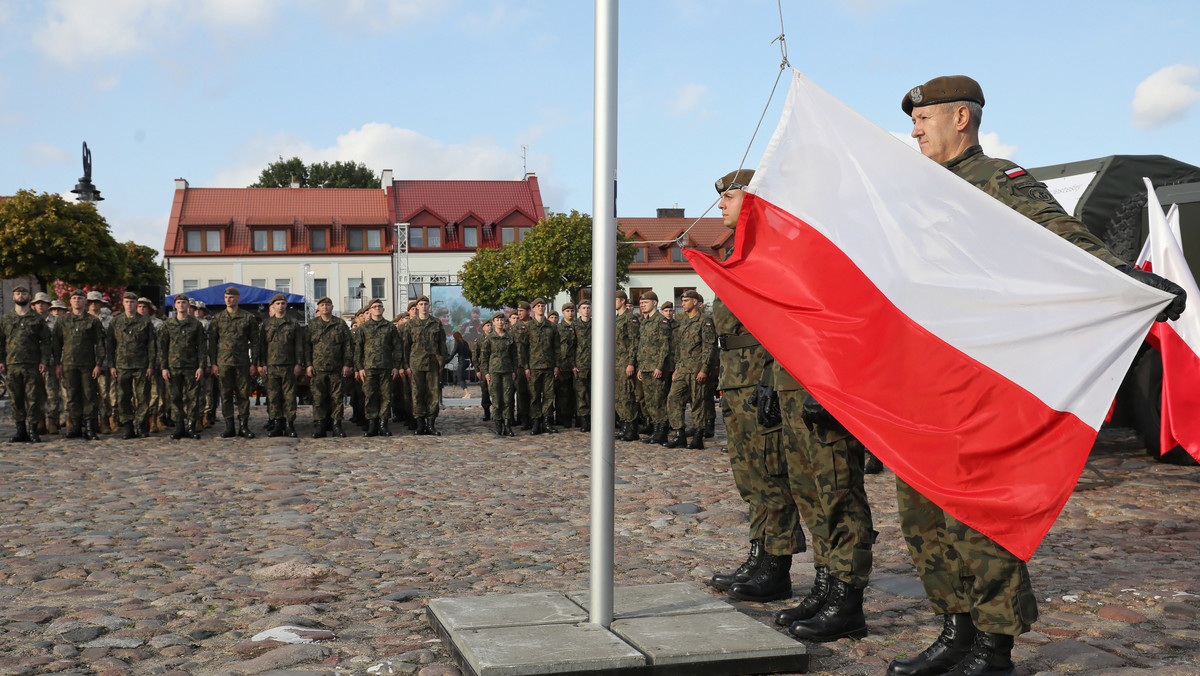 Około 190 żołnierzy I Podlaskiej Brygady Obrony Terytorialnej złożyło w Białymstoku przysięgę na sztandar. W piątek w Warszawie brygada odebrała od prezydenta RP Andrzeja Dudy.