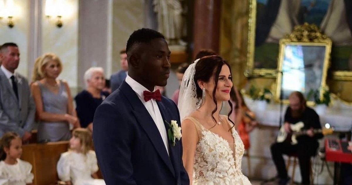 Photo of Tvorca hry Super Eagles Yakubu je ženatý so svojou slovenskou priateľkou