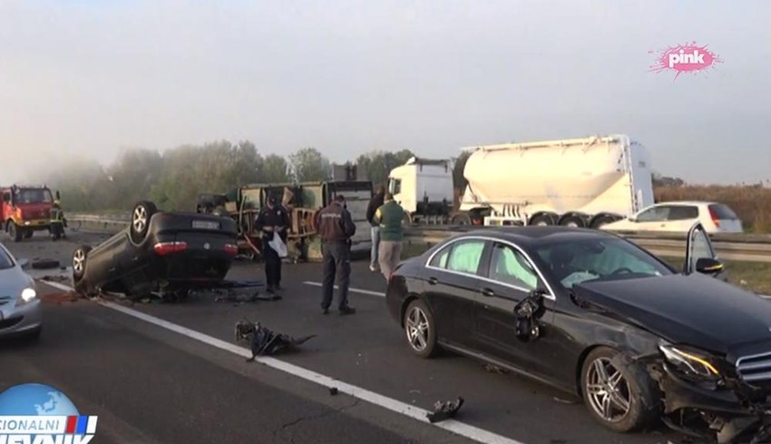 "Mercedes" je naleteo u trenutku sudara kamiona i automobila