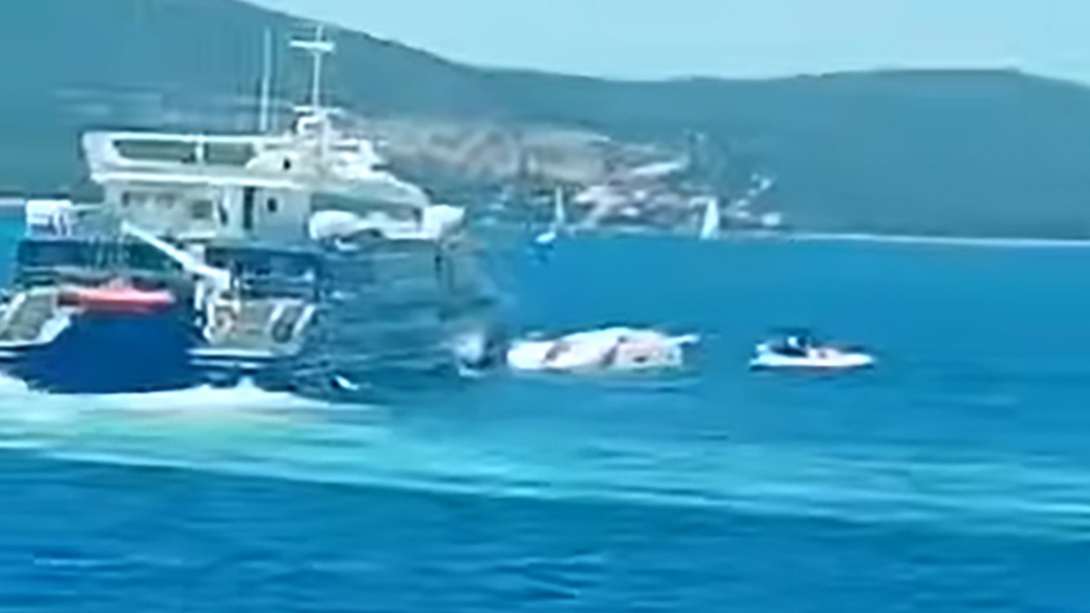 Sudar katamarana i jedrilice kod Šolte