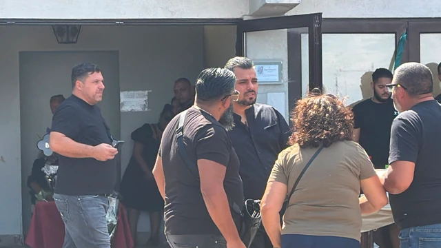 Sahrana oca Bore Santane, okupili se zadrugari i grle Boru Santanu
